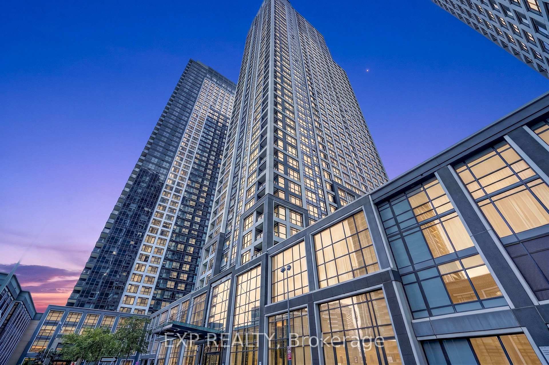 7 Mabelle Avenue  #3807