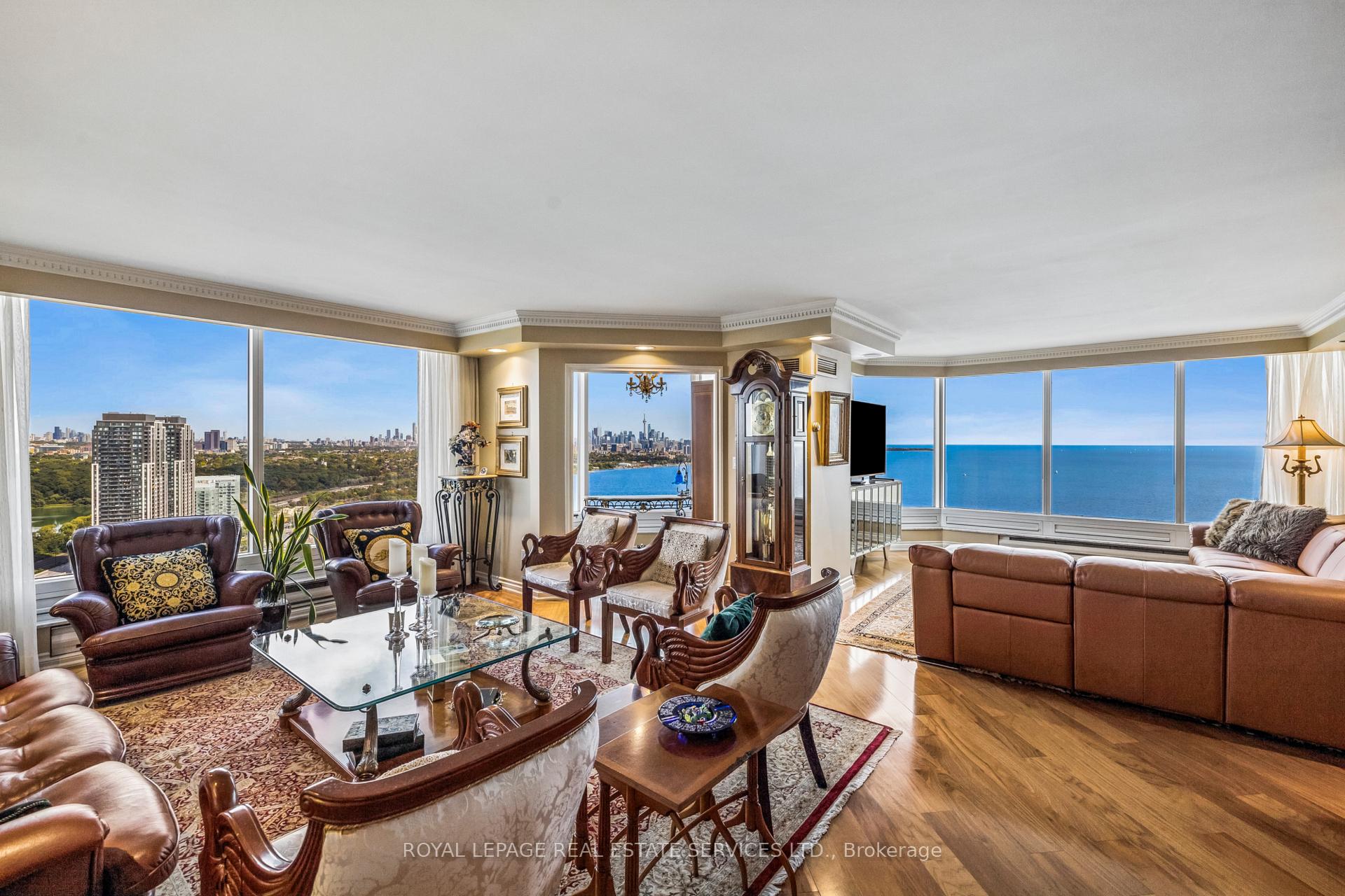 1 Palace Pier Court  #3801