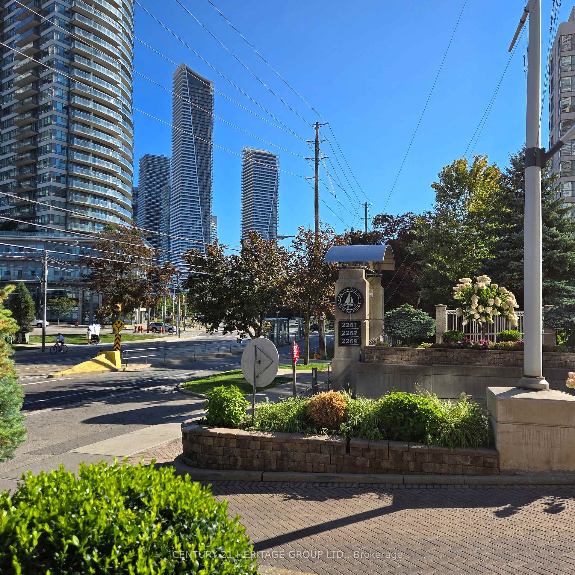 2267 Lakeshore Boulevard W #610