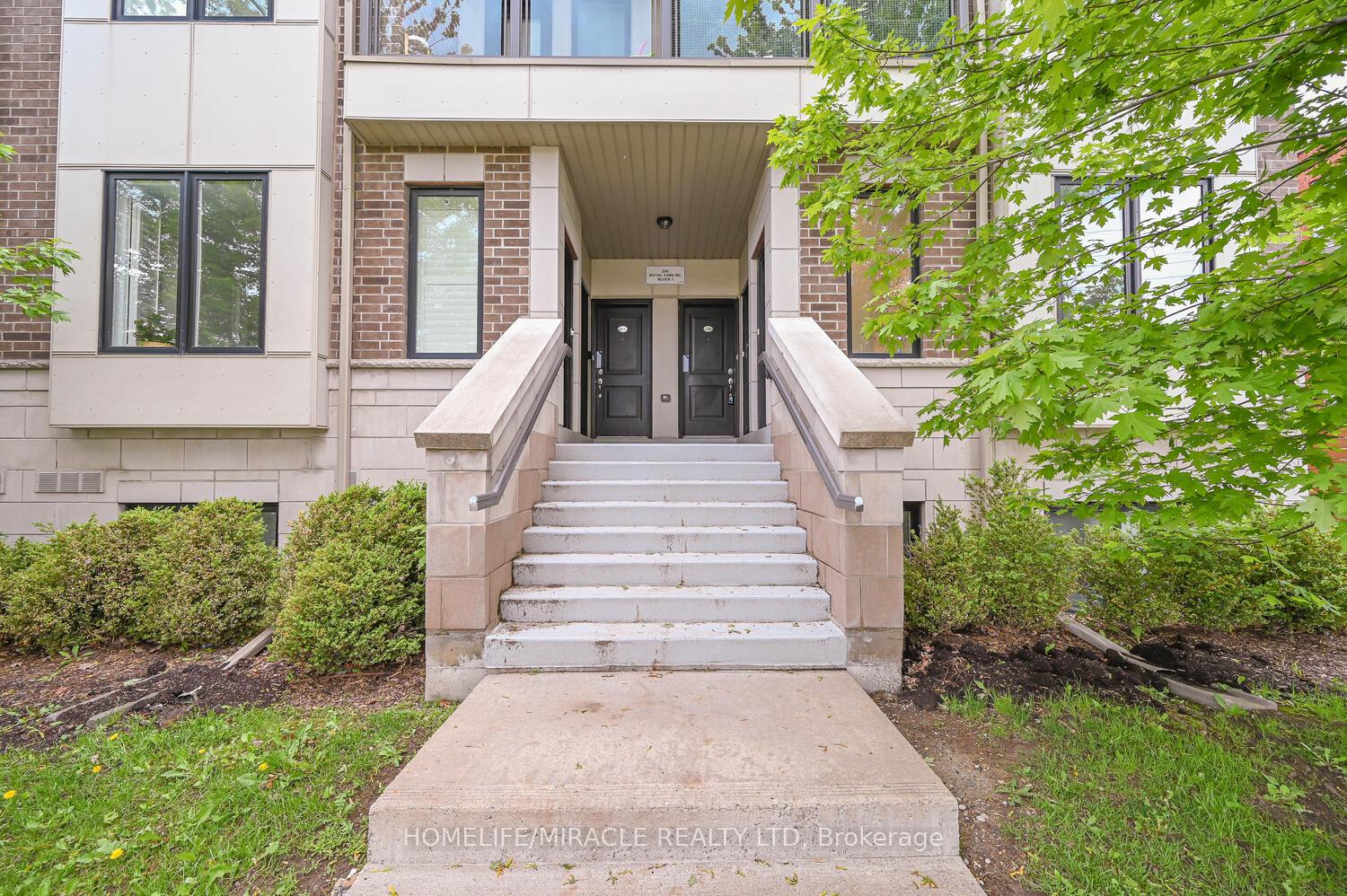 256 ROYAL YORK Road  #114