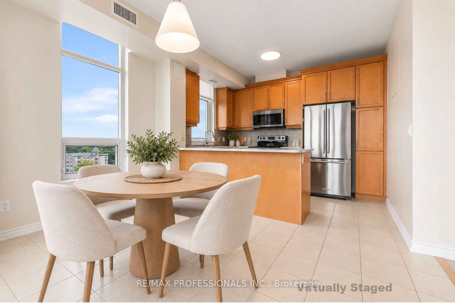 1135 Royal York Road  #816