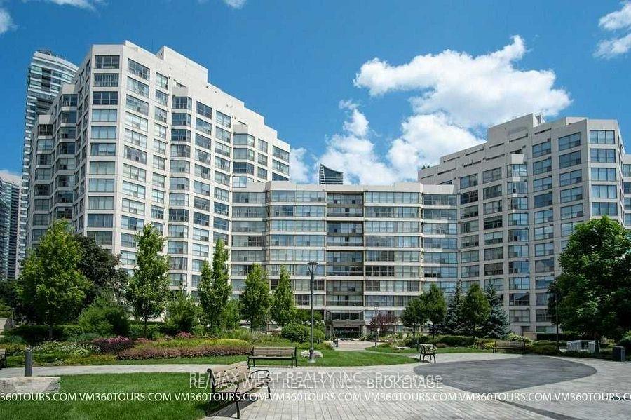 2261 Lake Shore Boulevard W NPH7