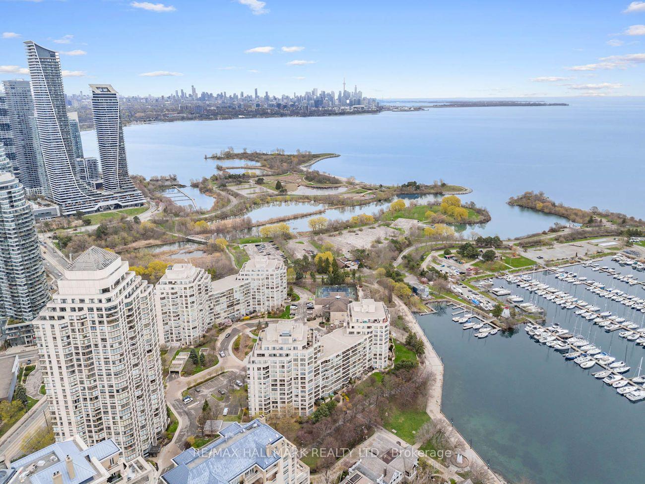 2267 Lakeshore Boulevard W #707