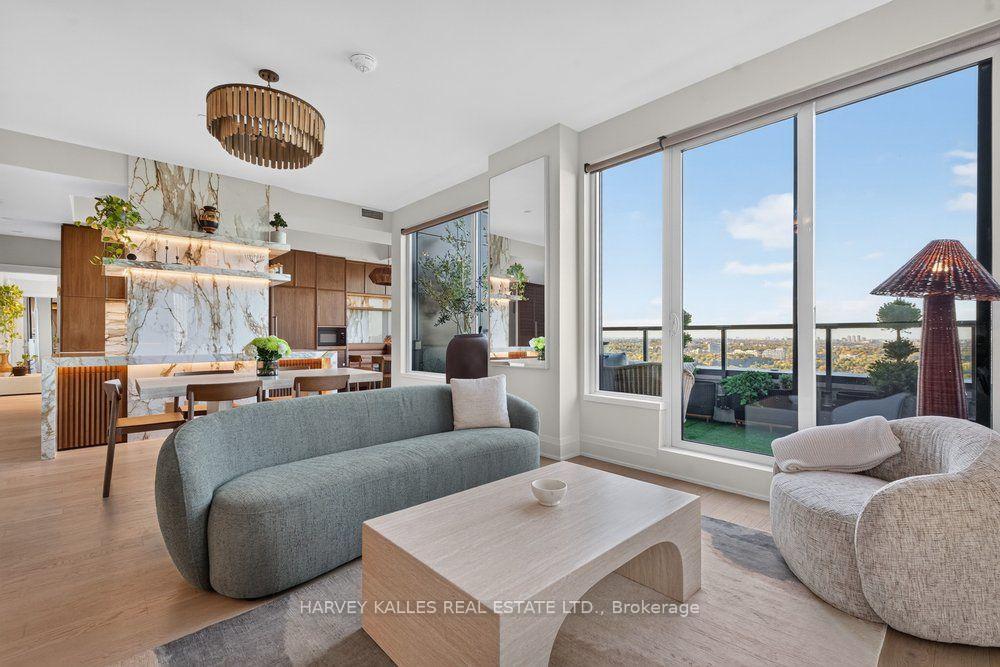 1928 Lakeshore Boulevard W PH01